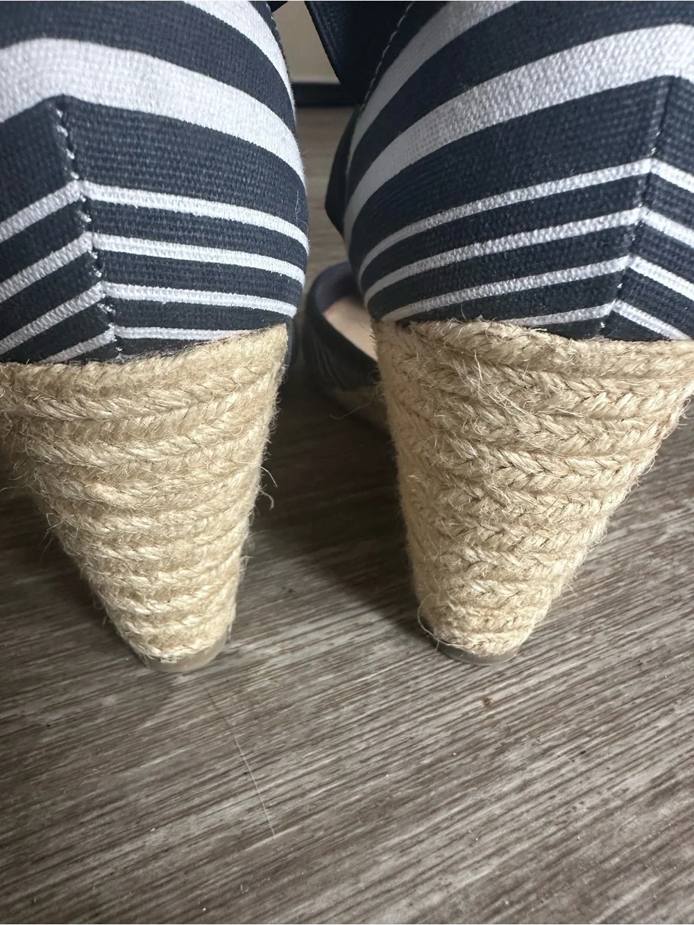 new directions Navy & White Striped Espadrille Wedge Sandals size 8.
